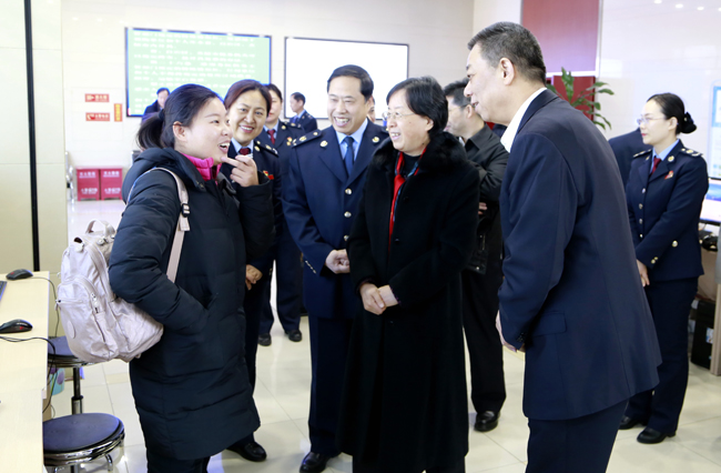 国家税务总局领导分赴各地调研并慰问基层税务干部