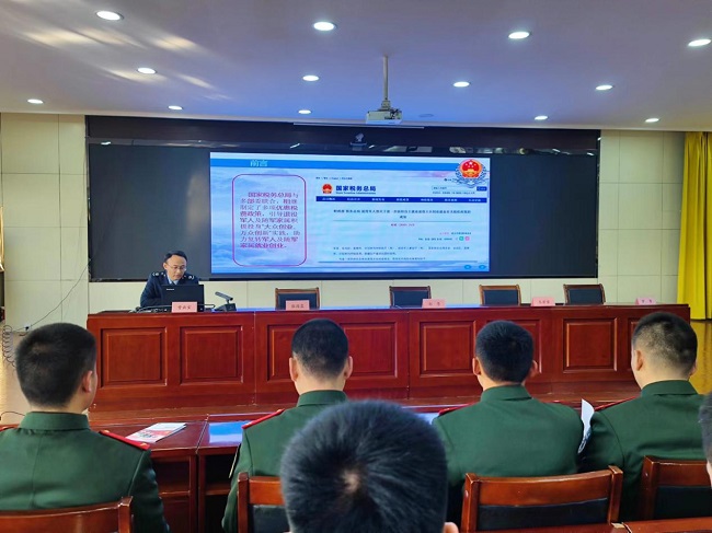 税法宣传进军营 税惠春风暖军心2.jpg
