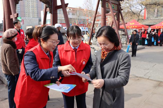 霍州税务：传承雷锋精神 践行税务担当.jpg